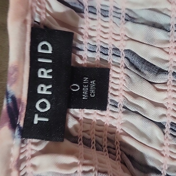 TORRID Trayon smocked baby doll top size 0 pink Sexy Summer Relaxed Fit Casual - Picture 7 of 8
